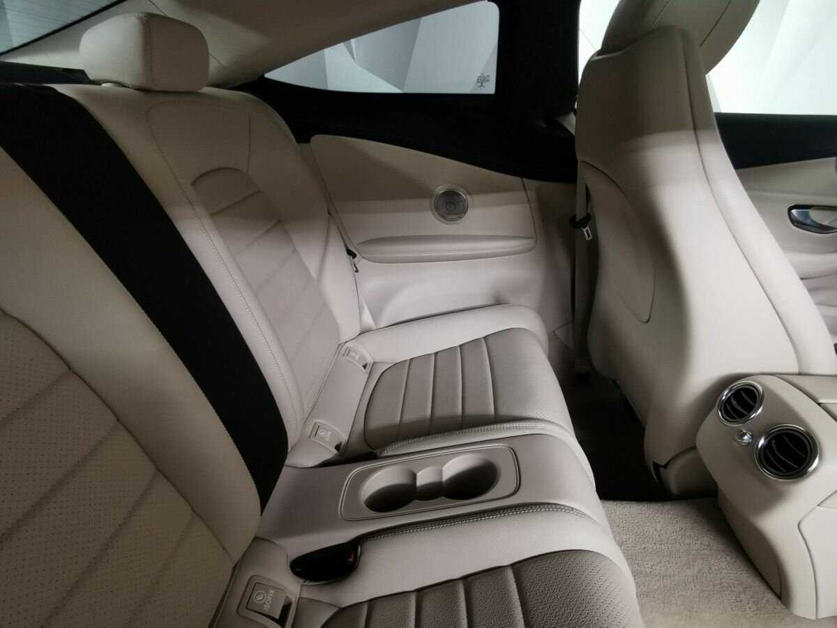 Mercedes-Benz C-Класс с пробегом — 2015 год. Фото: #11