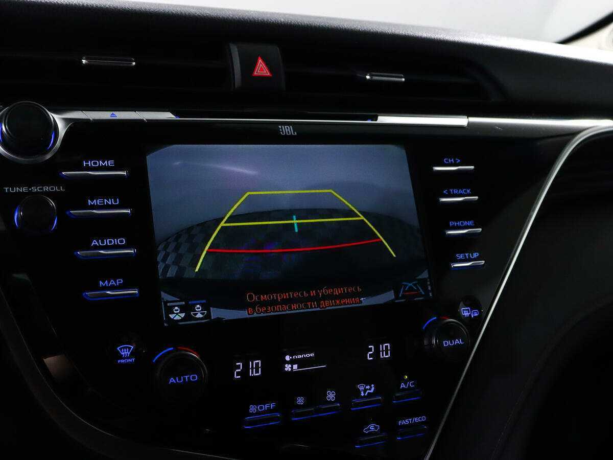 Toyota Camry с пробегом — 2018 год. Фото: #12