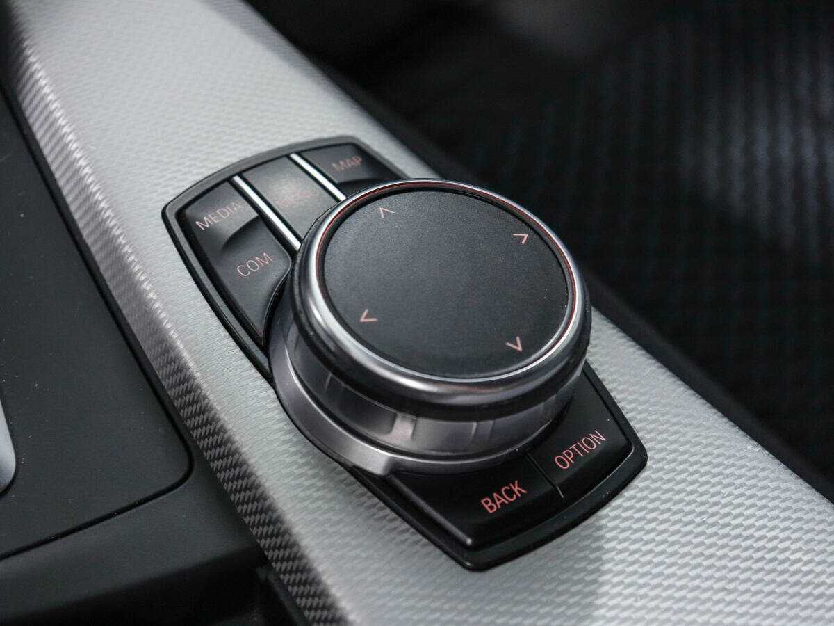 BMW 3 серии с пробегом — 2015 год. Фото: #16