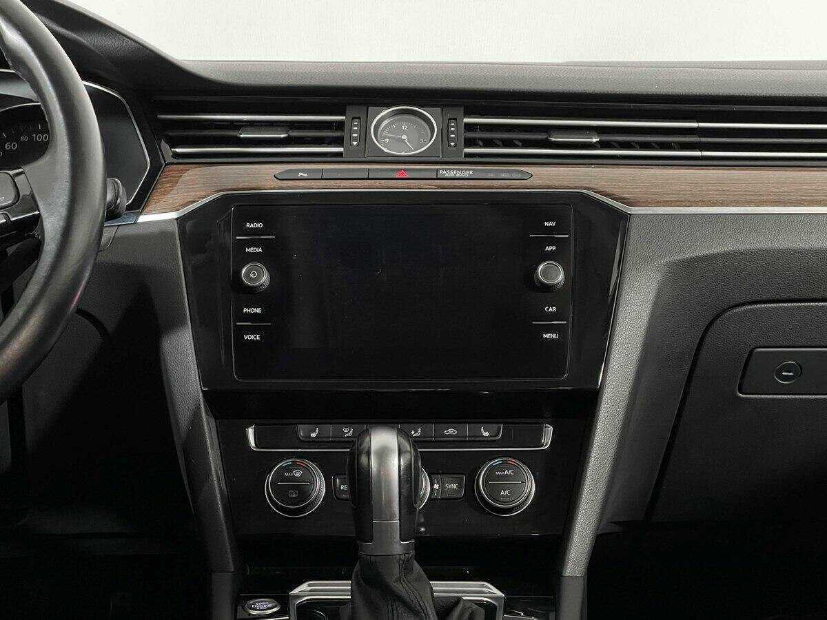 Volkswagen Passat с пробегом — 2018 год. Фото: #9
