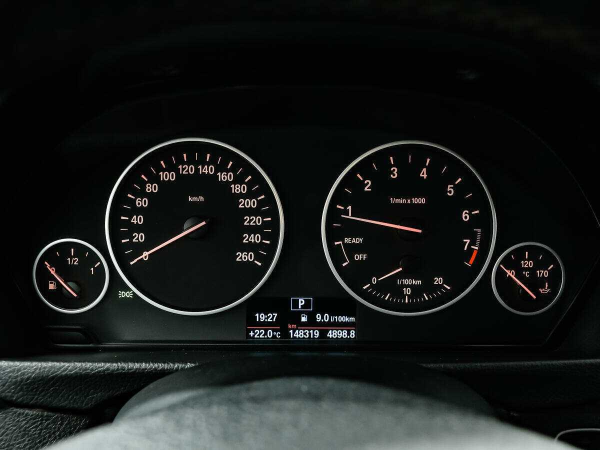 BMW 3 серии с пробегом — 2013 год. Фото: #9