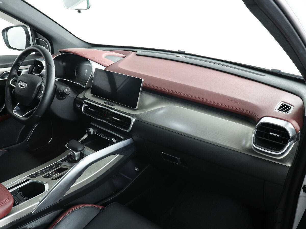 Geely Coolray с пробегом — 2023 год. Фото: #9