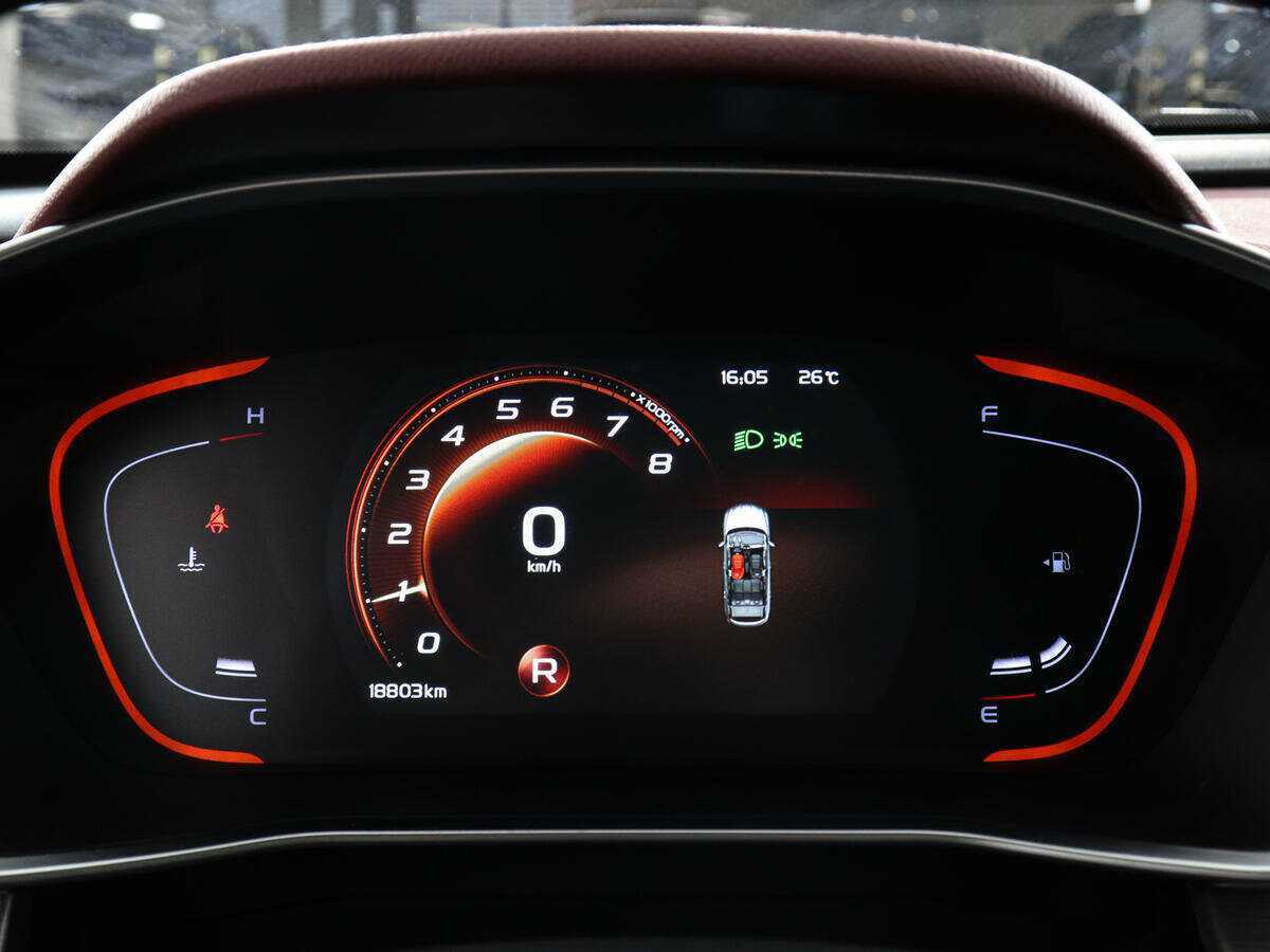 Geely Coolray с пробегом — 2023 год. Фото: #10