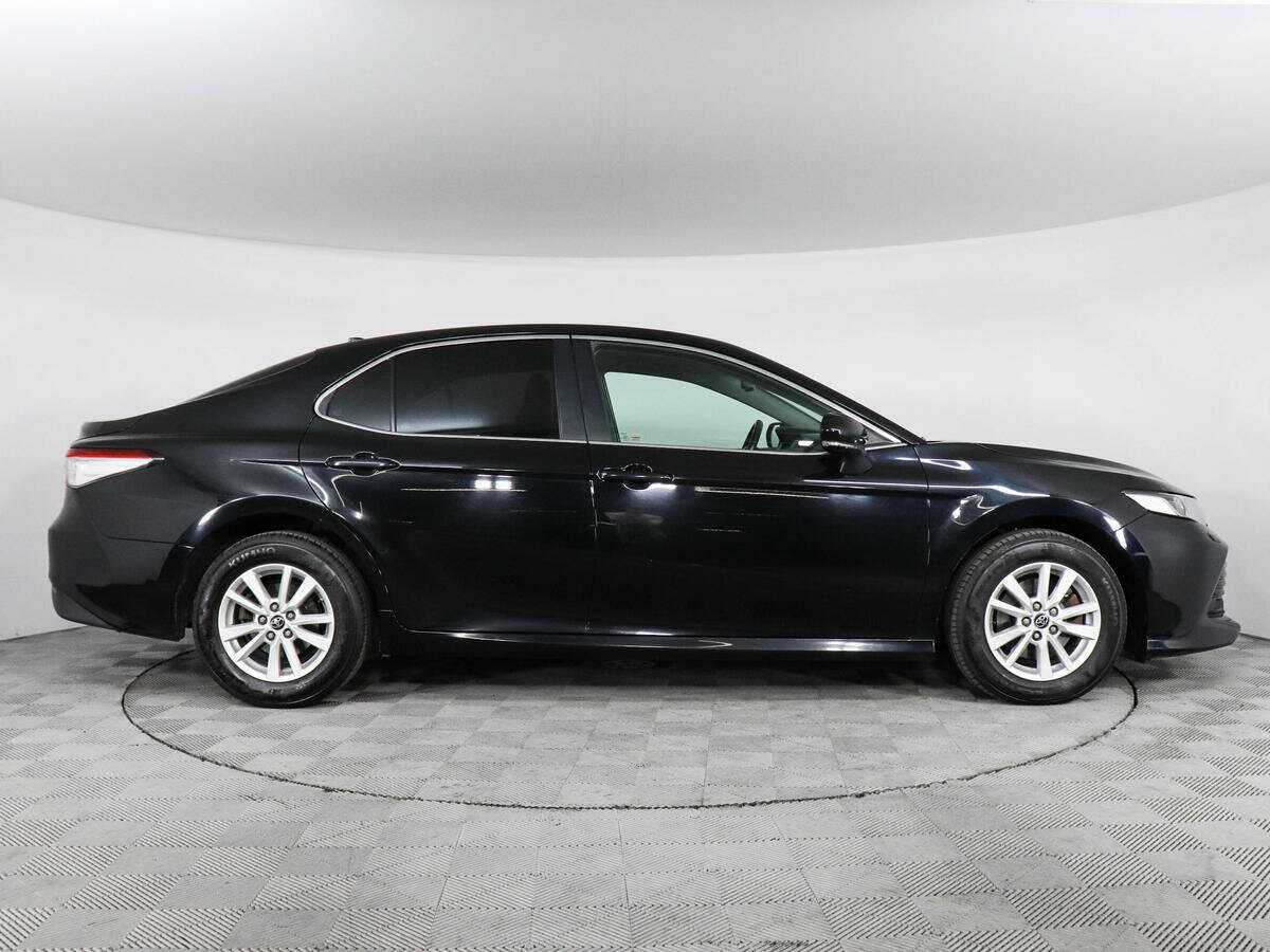 Toyota Camry с пробегом — 2019 год. Фото: #3