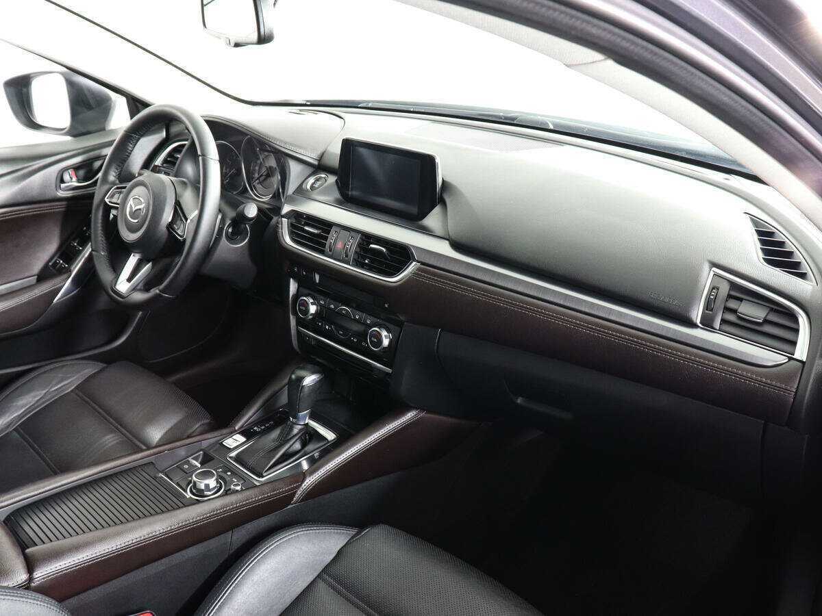 Mazda 6 с пробегом — 2017 год. Фото: #9
