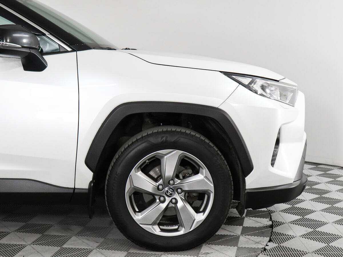 Toyota RAV4 с пробегом — 2020 год. Фото: #11