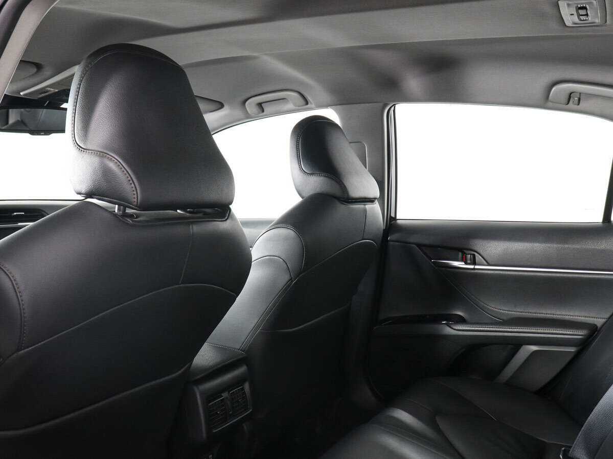 Toyota Camry с пробегом — 2019 год. Фото: #11