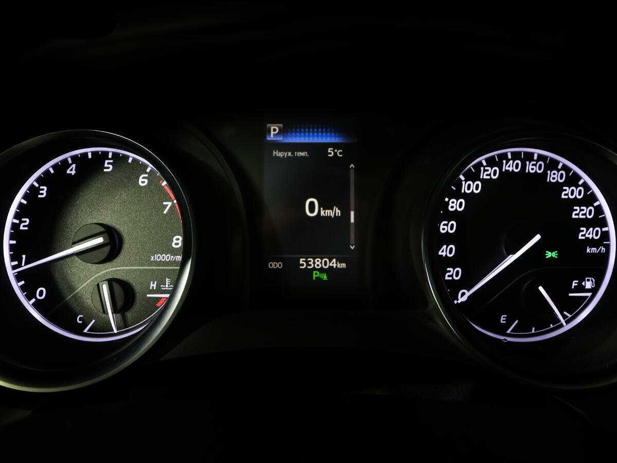 Toyota Camry с пробегом — 2018 год. Фото: #10