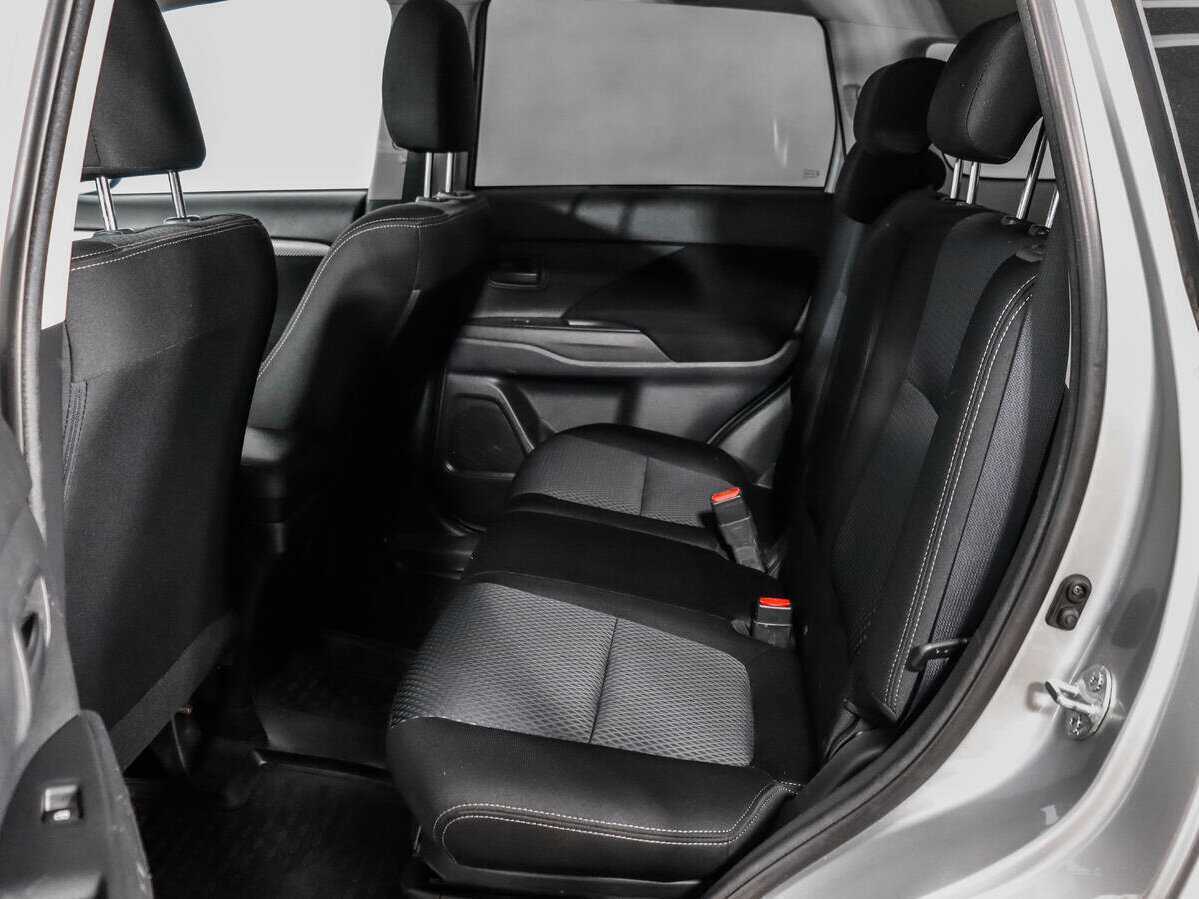 Mitsubishi Outlander с пробегом — 2018 год. Фото: #9