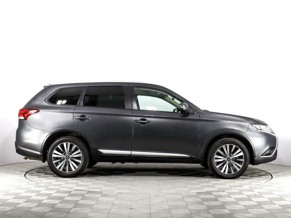 Mitsubishi Outlander с пробегом — 2019 год. Фото: #4