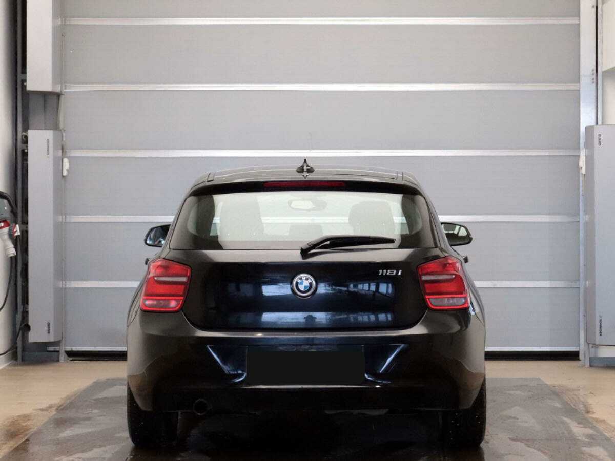 BMW 1 серии с пробегом — 2012 год. Фото: #4