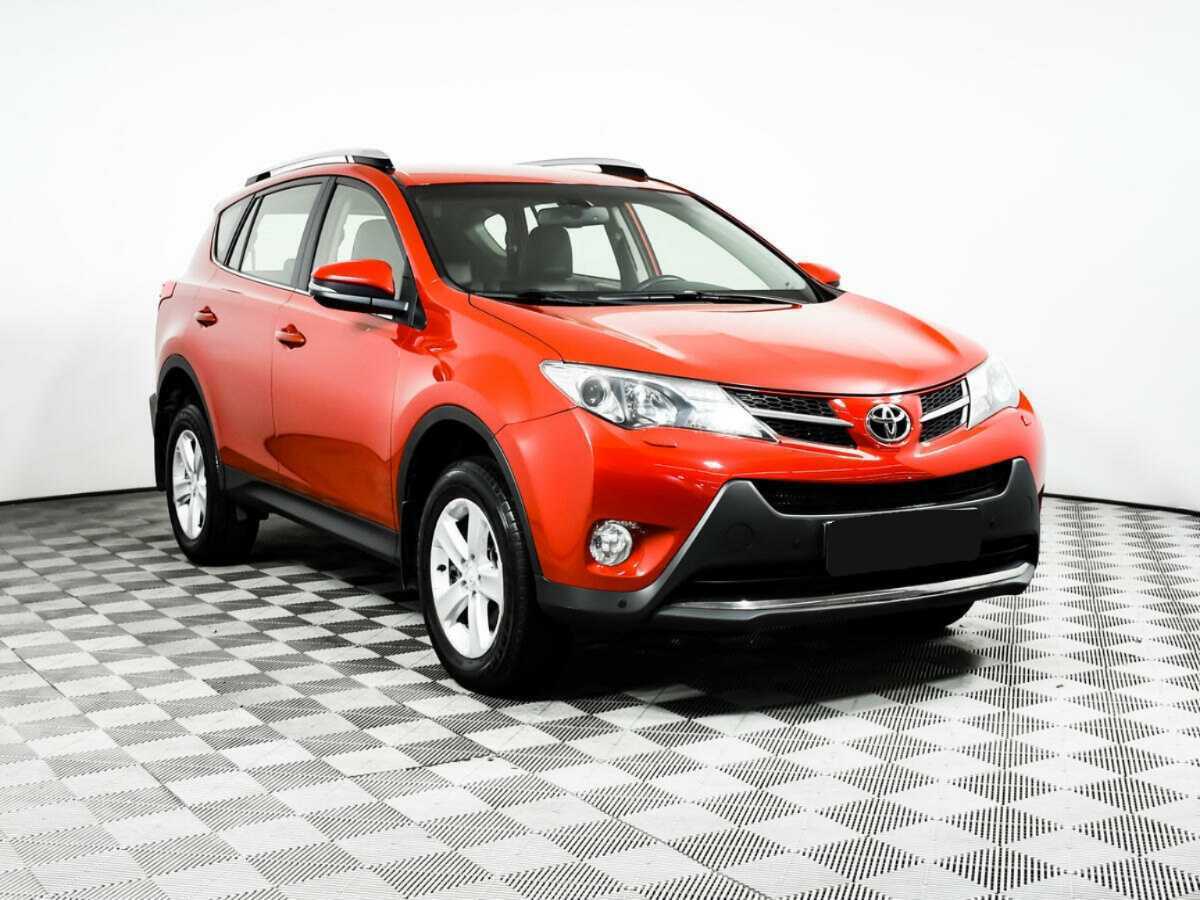 Toyota RAV4 с пробегом — 2014 год. Фото: #2