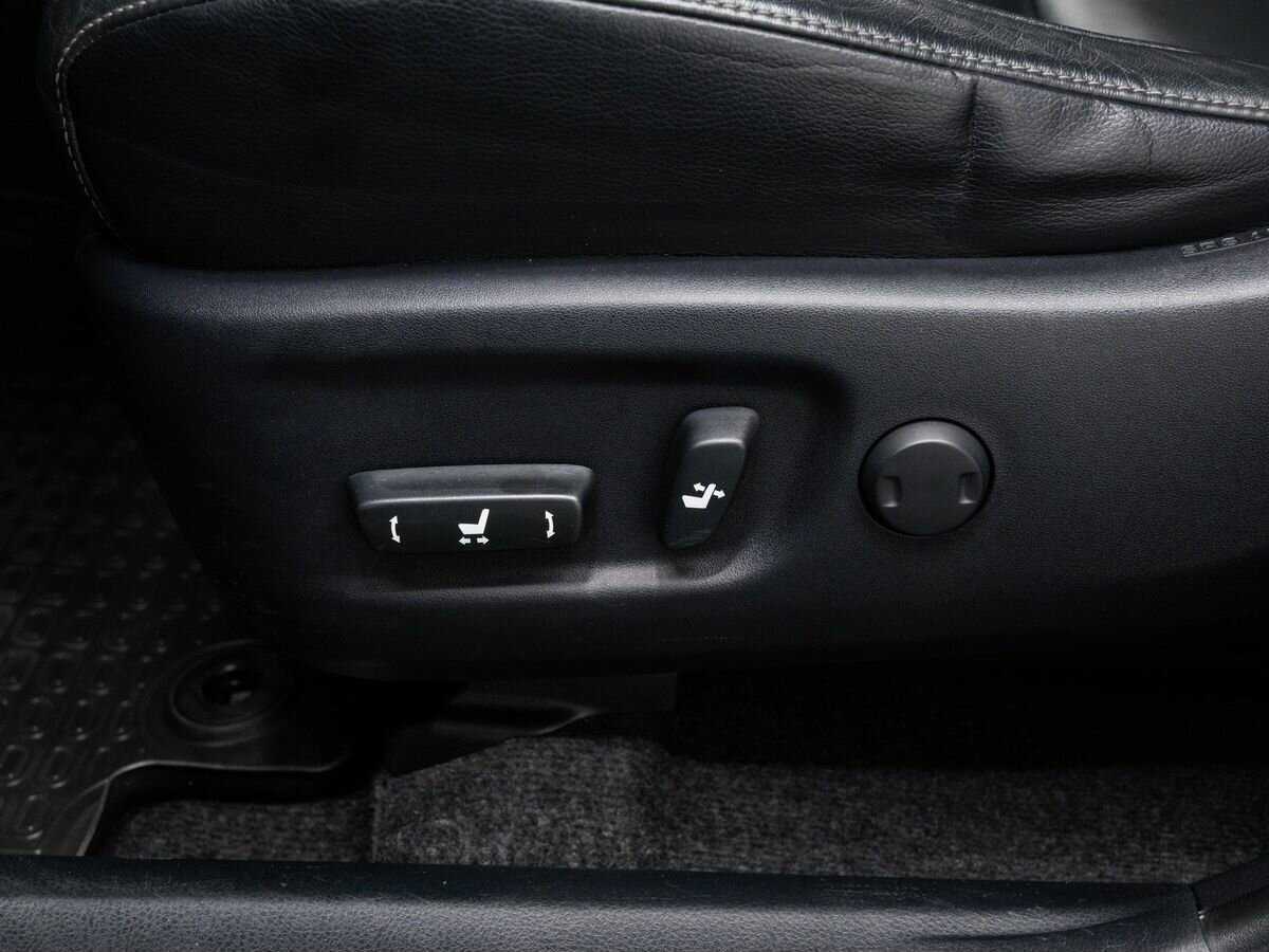 Toyota RAV4 с пробегом — 2013 год. Фото: #17