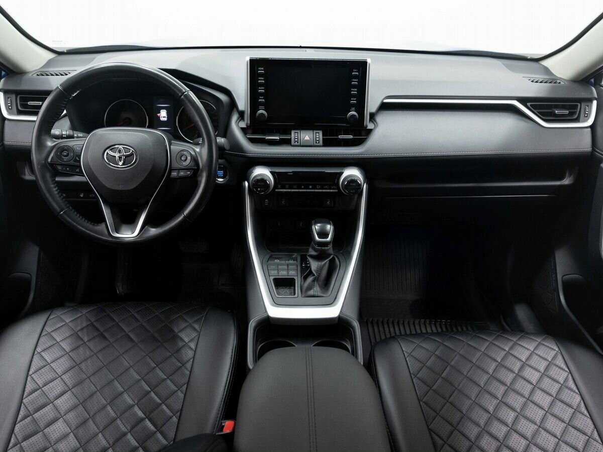 Toyota RAV4 с пробегом — 2021 год. Фото: #13