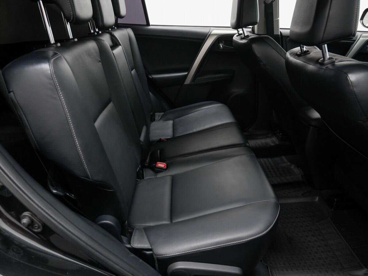 Toyota RAV4 с пробегом — 2013 год. Фото: #8