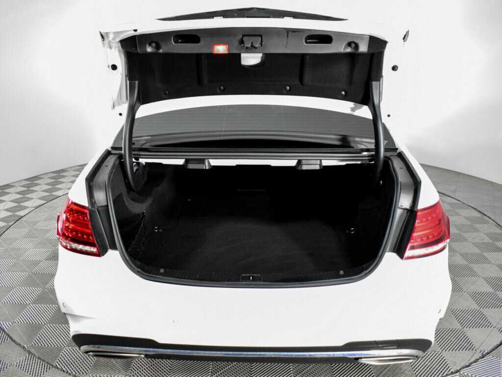 Mercedes-Benz E-Класс с пробегом — 2015 год. Фото: #18