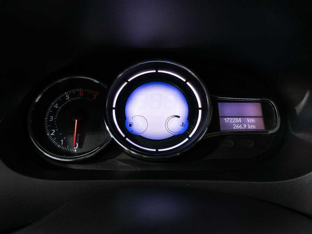 Renault Fluence с пробегом — 2014 год. Фото: #11