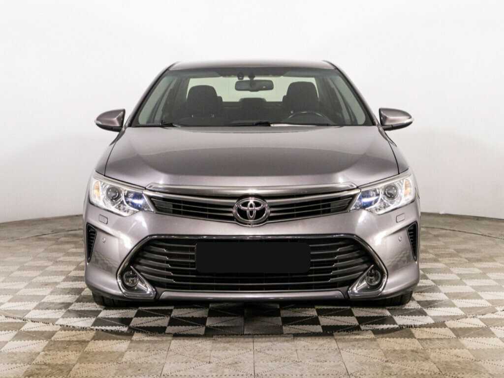 Toyota Camry с пробегом — 2015 год. Фото: #1