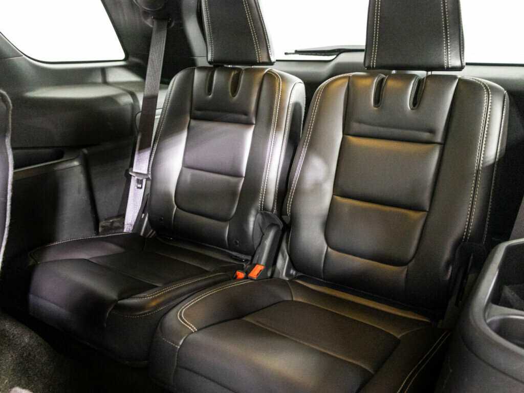 Ford Explorer с пробегом — 2013 год. Фото: #15