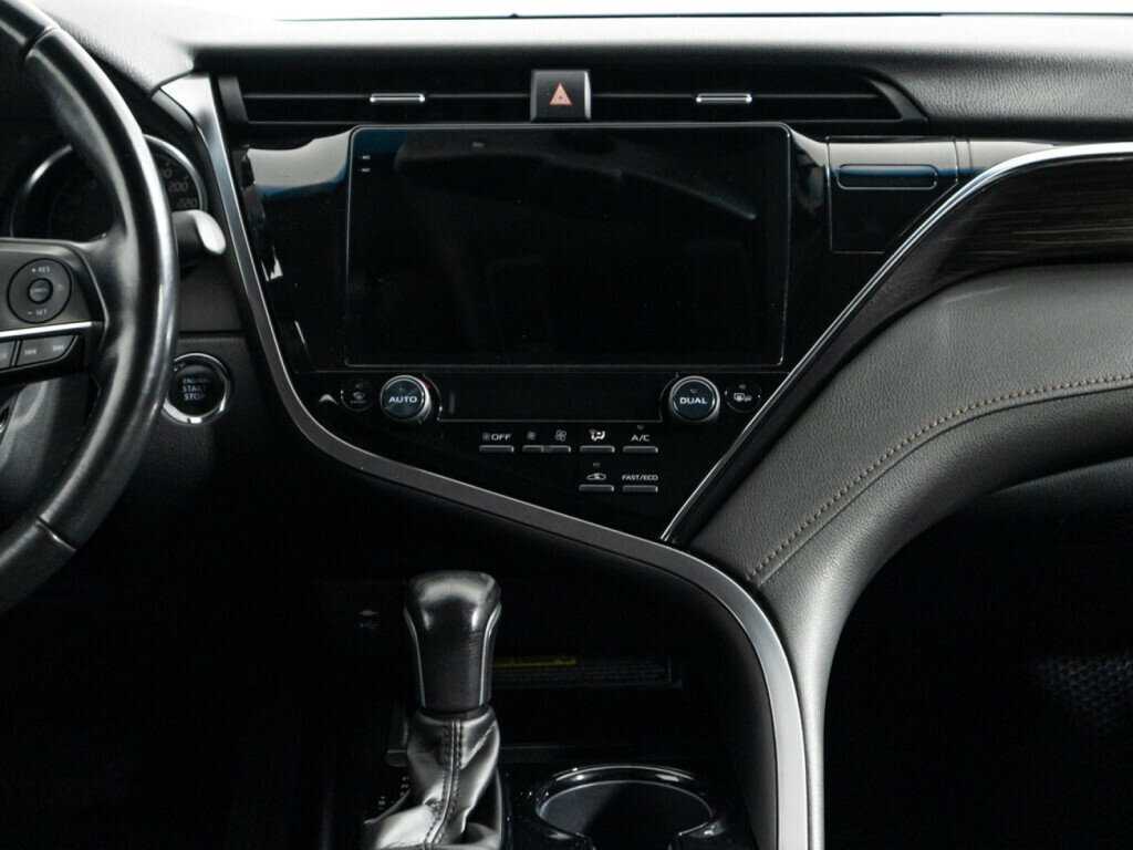 Toyota Camry с пробегом — 2021 год. Фото: #13