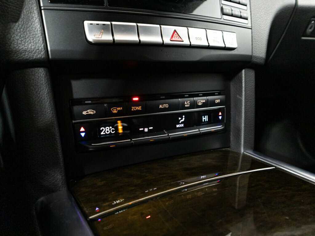 Mercedes-Benz E-Класс с пробегом — 2015 год. Фото: #16