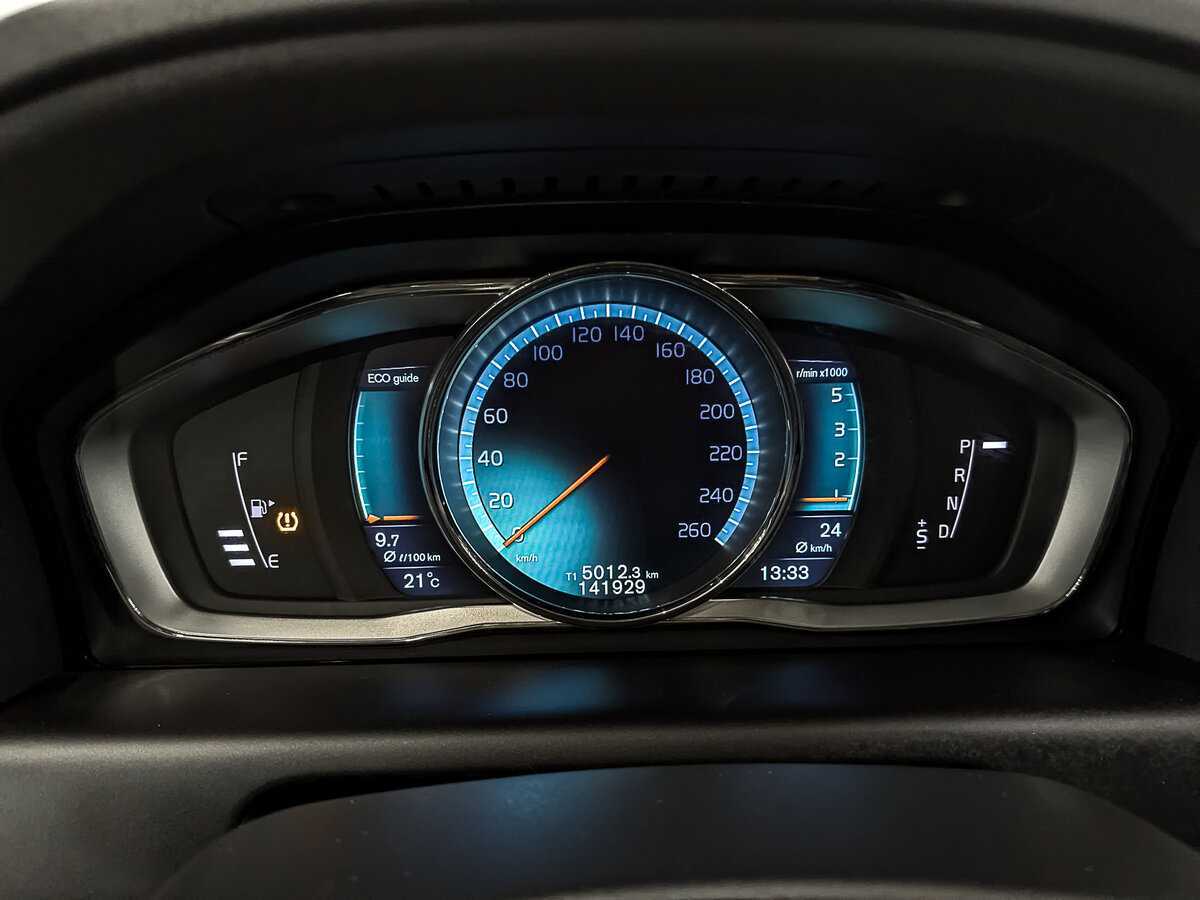 Volvo XC60 с пробегом — 2015 год. Фото: #15