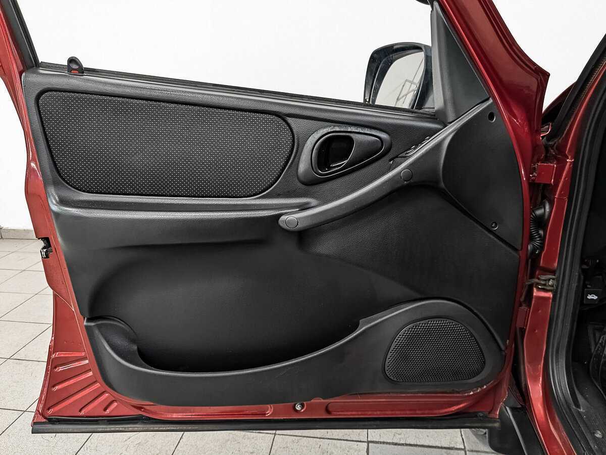 Chevrolet Niva с пробегом — 2015 год. Фото: #17