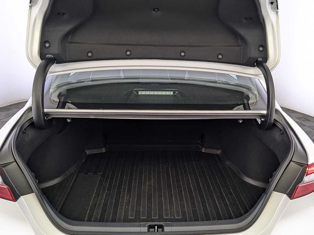 Toyota Camry с пробегом — 2021 год. Фото: #9