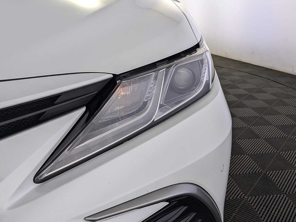 Toyota Camry с пробегом — 2021 год. Фото: #10