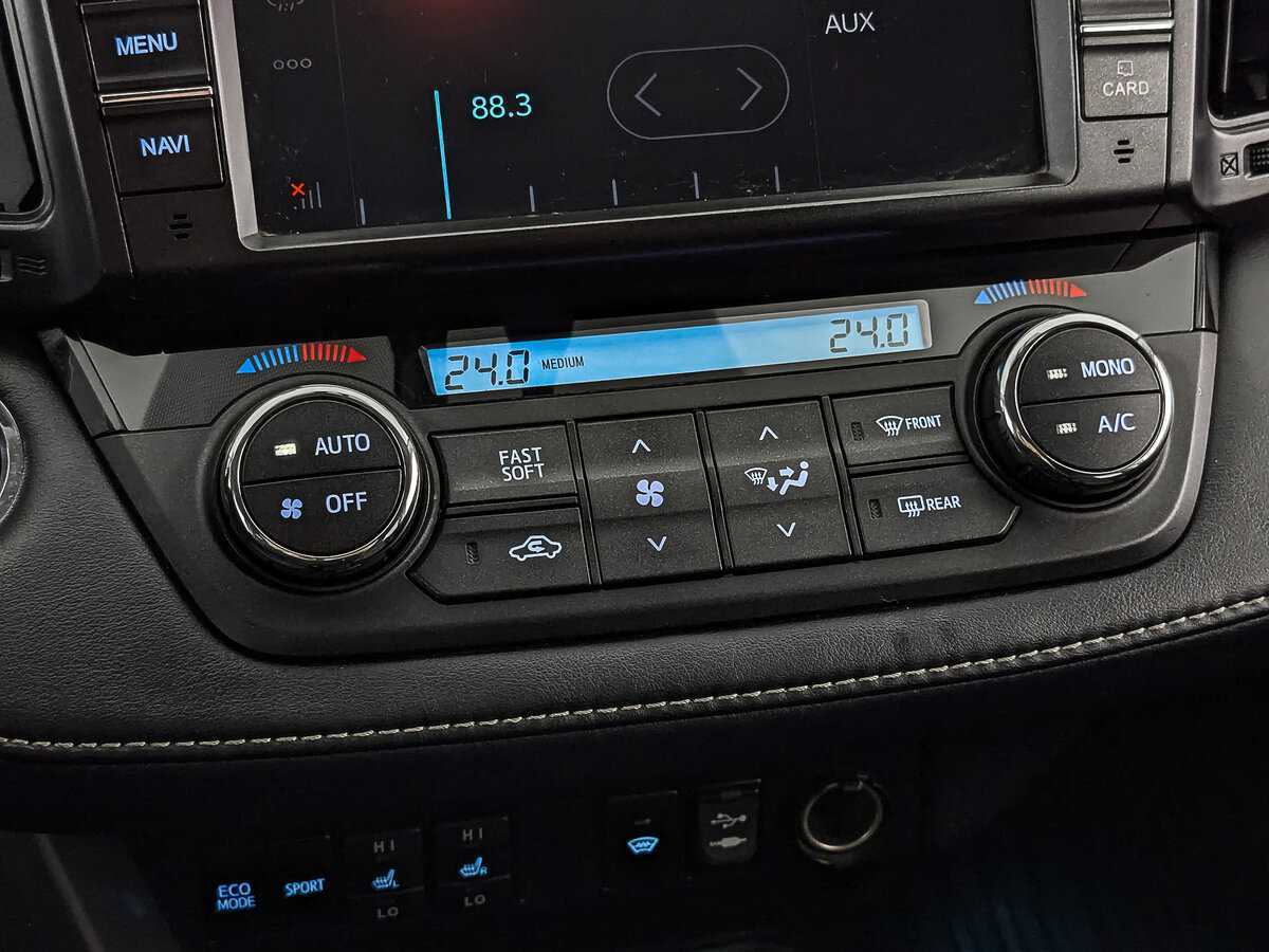 Toyota RAV4 с пробегом — 2018 год. Фото: #18