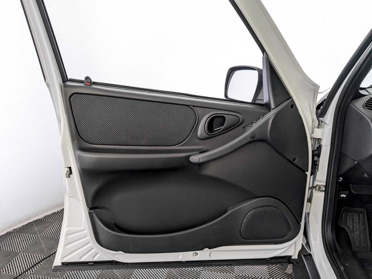 Lada (ВАЗ) Niva с пробегом — 2024 год. Фото: #18