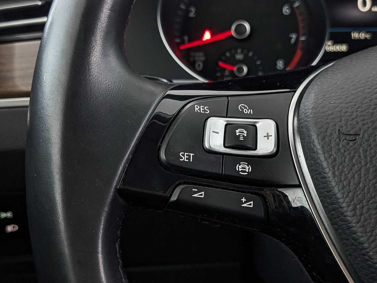 Volkswagen Passat с пробегом — 2019 год. Фото: #27