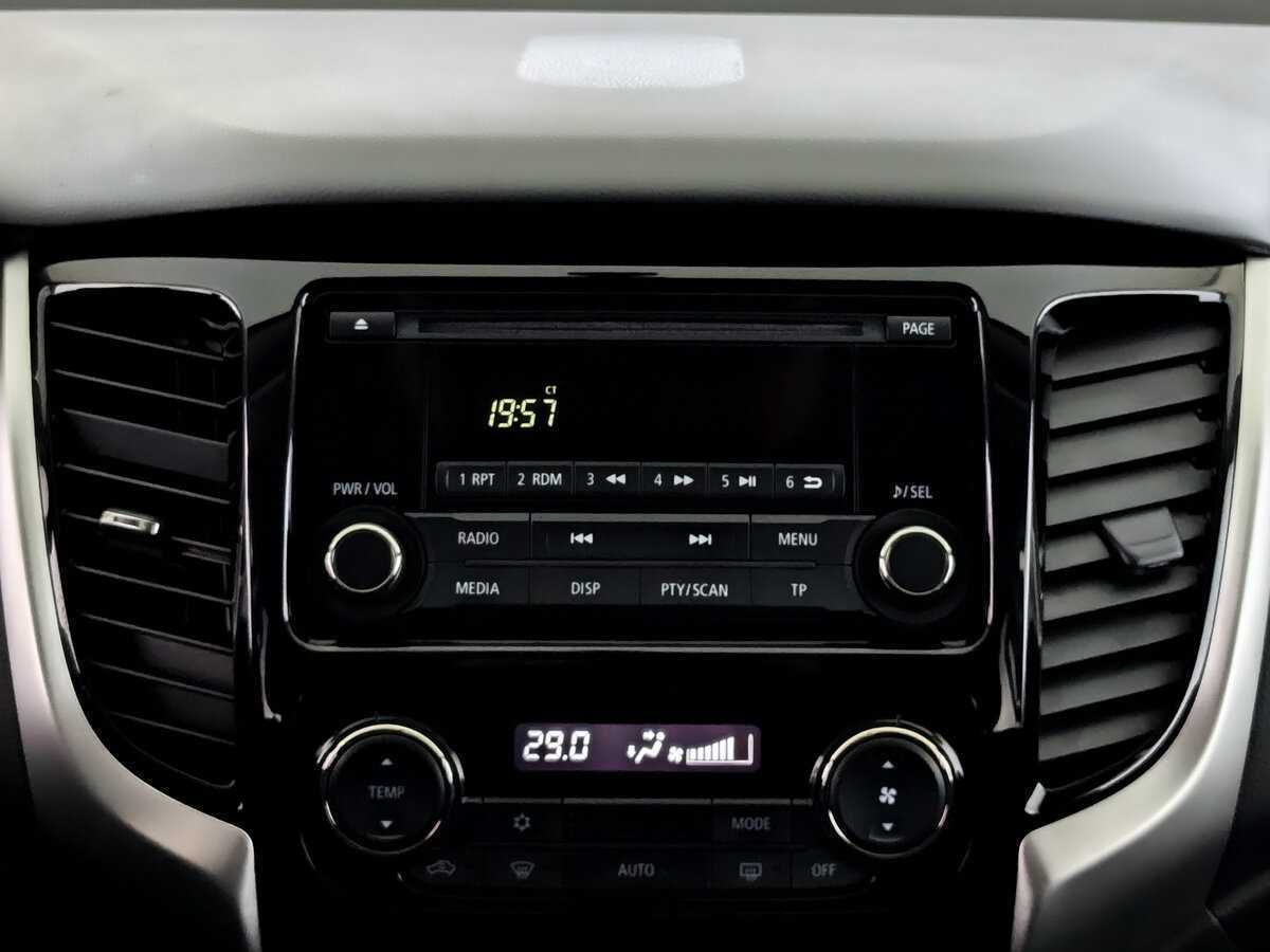 Mitsubishi Pajero Sport с пробегом — 2018 год. Фото: #14