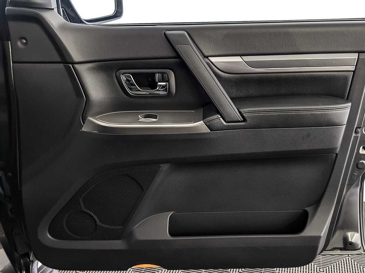 Mitsubishi Pajero с пробегом — 2018 год. Фото: #23
