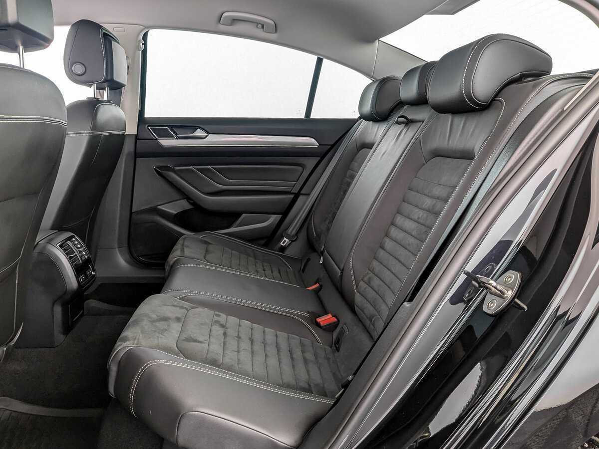 Volkswagen Passat с пробегом — 2021 год. Фото: #11