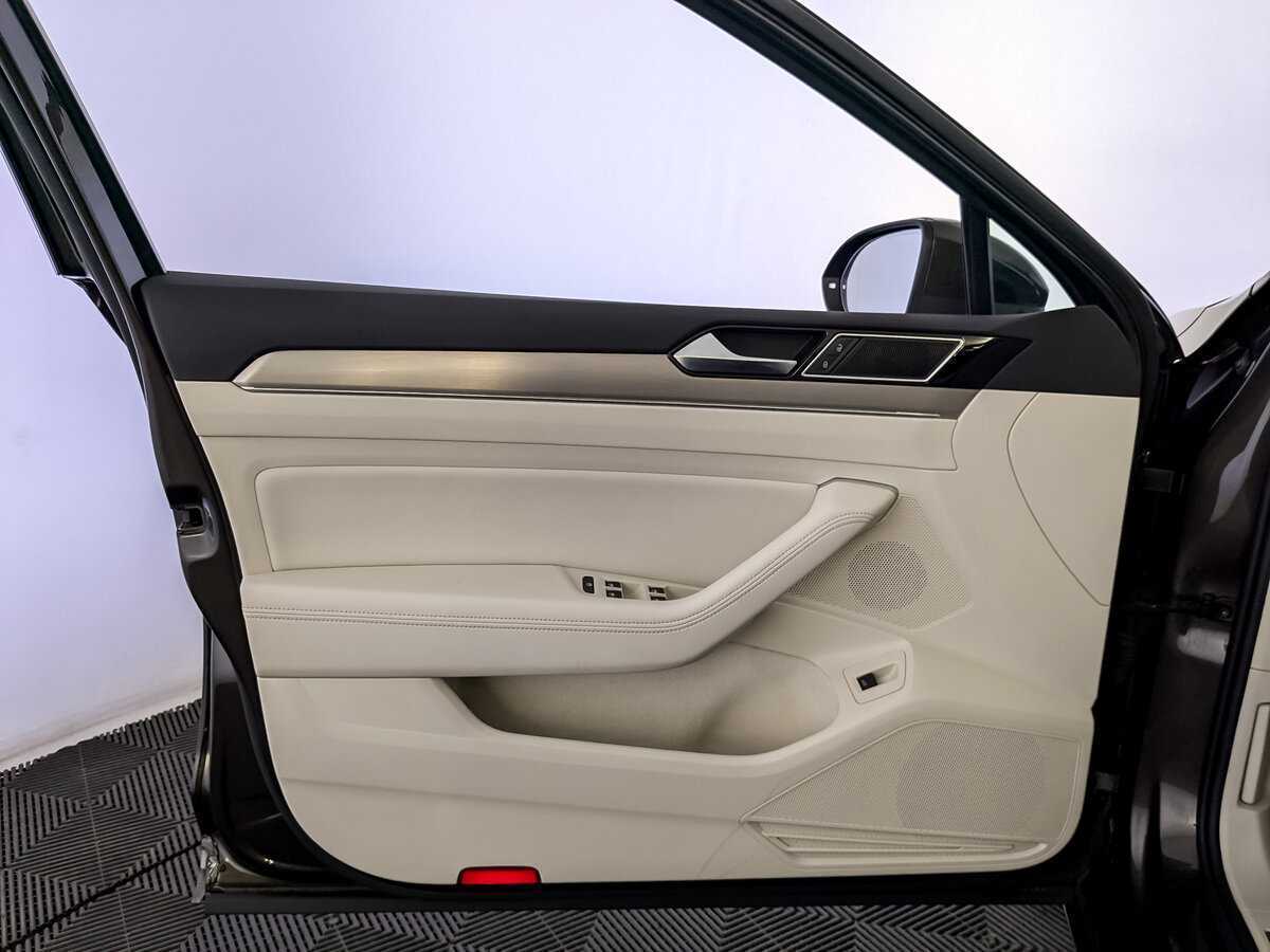 Volkswagen Passat с пробегом — 2017 год. Фото: #16