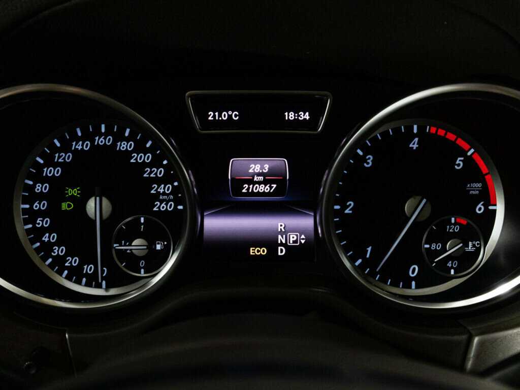 Mercedes-Benz M-Класс с пробегом — 2015 год. Фото: #11