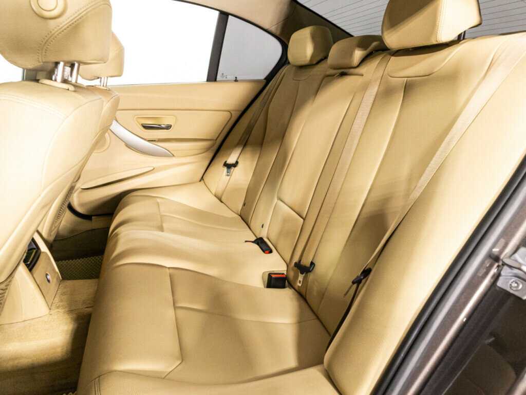 BMW 3 серии с пробегом — 2014 год. Фото: #9