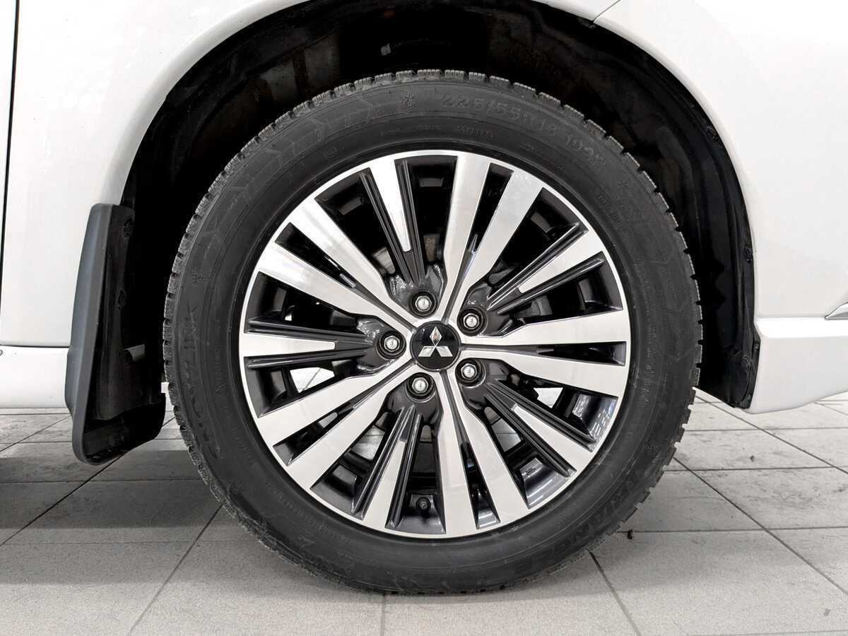 Mitsubishi Outlander с пробегом — 2022 год. Фото: #17