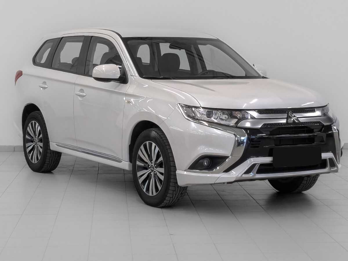 Mitsubishi Outlander с пробегом — 2022 год. Фото: #2