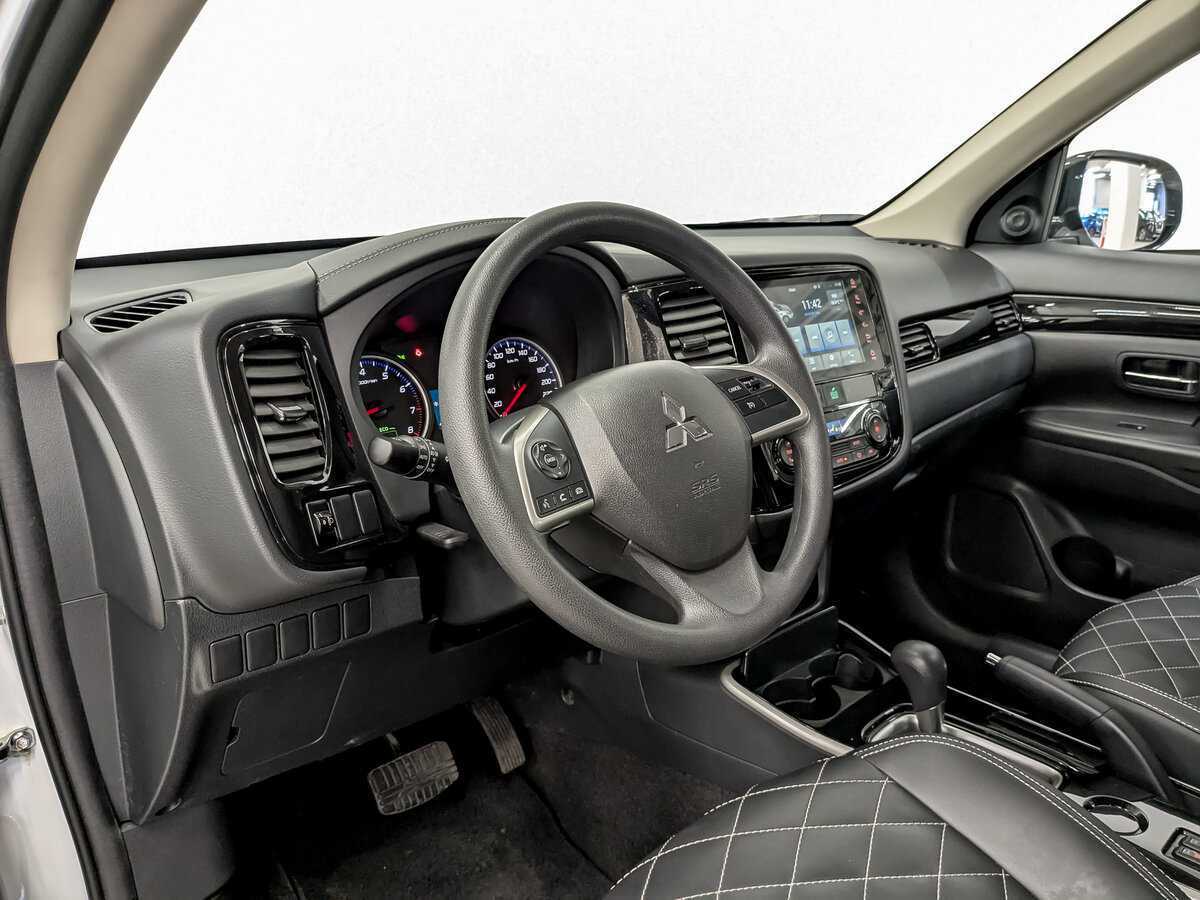 Mitsubishi Outlander с пробегом — 2022 год. Фото: #15