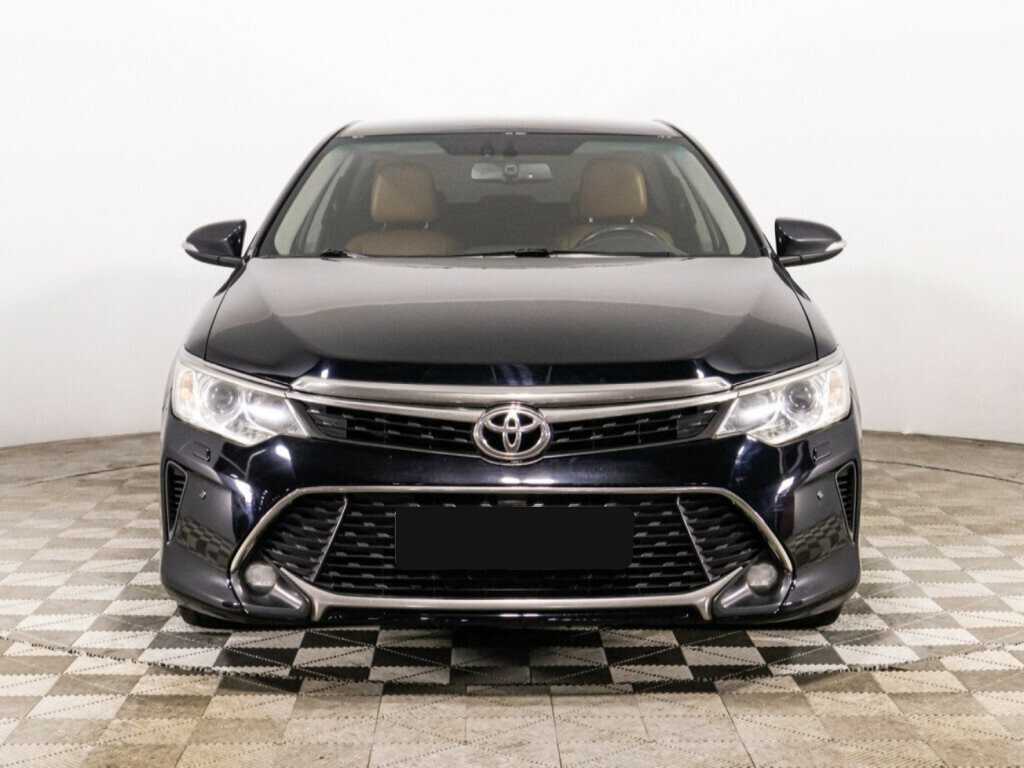 Toyota Camry с пробегом — 2017 год. Фото: #1