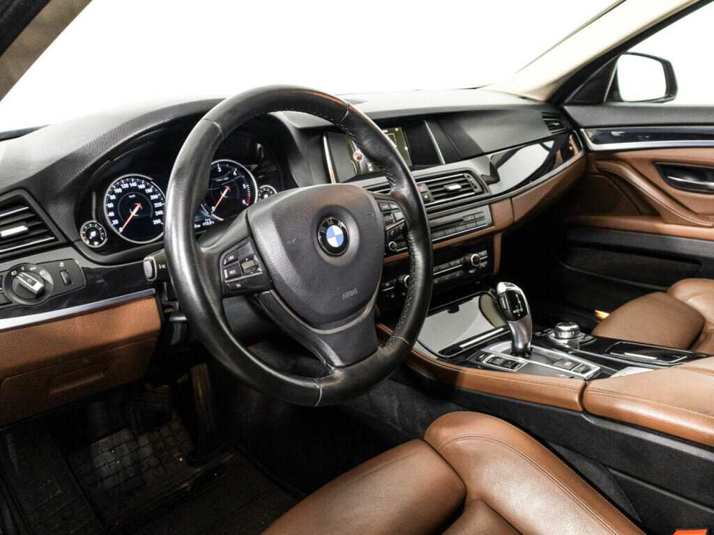 BMW 5 серии с пробегом — 2015 год. Фото: #10