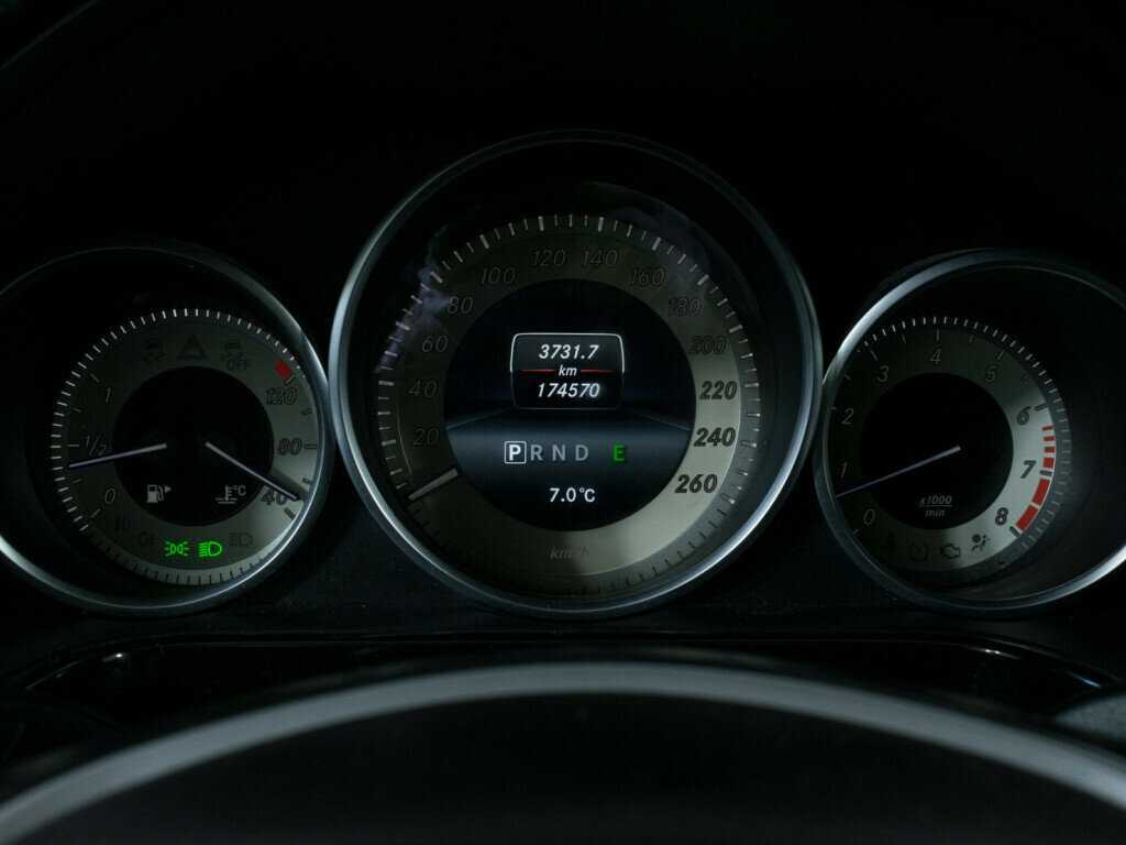 Mercedes-Benz E-Класс с пробегом — 2013 год. Фото: #12