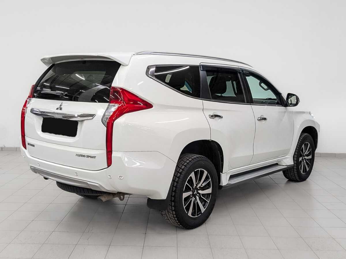 Mitsubishi Pajero Sport с пробегом — 2017 год. Фото: #4