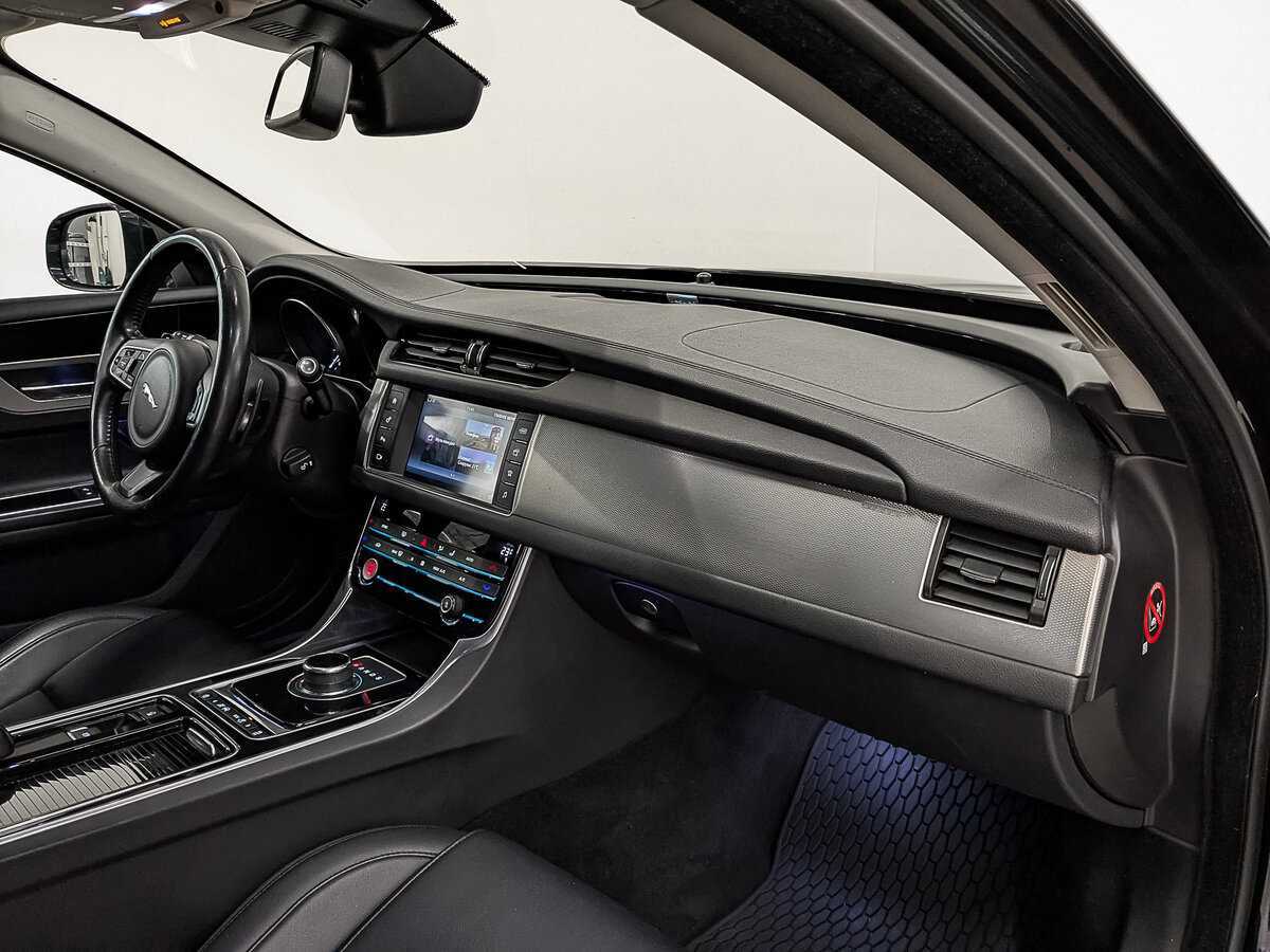 Jaguar XF с пробегом — 2017 год. Фото: #10