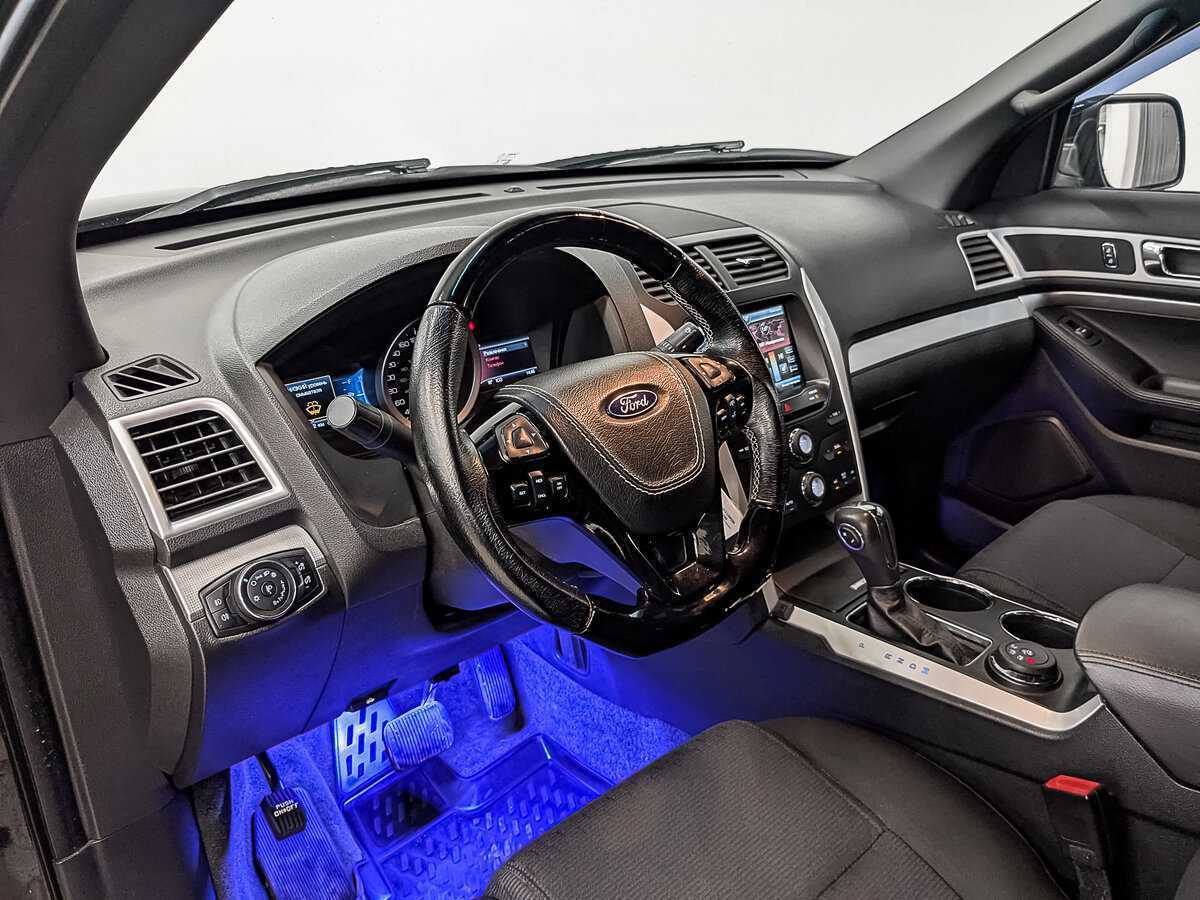 Ford Explorer с пробегом — 2014 год. Фото: #14