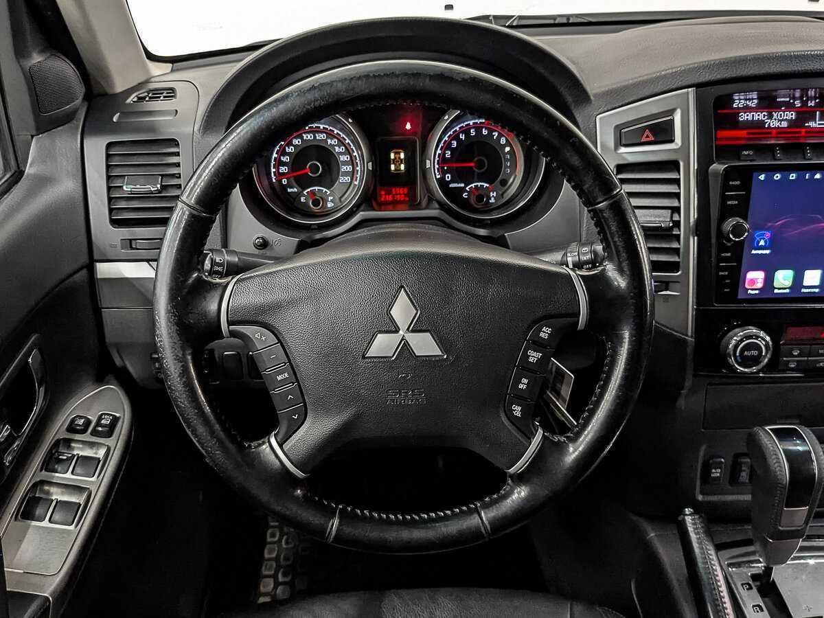 Mitsubishi Pajero с пробегом — 2015 год. Фото: #20