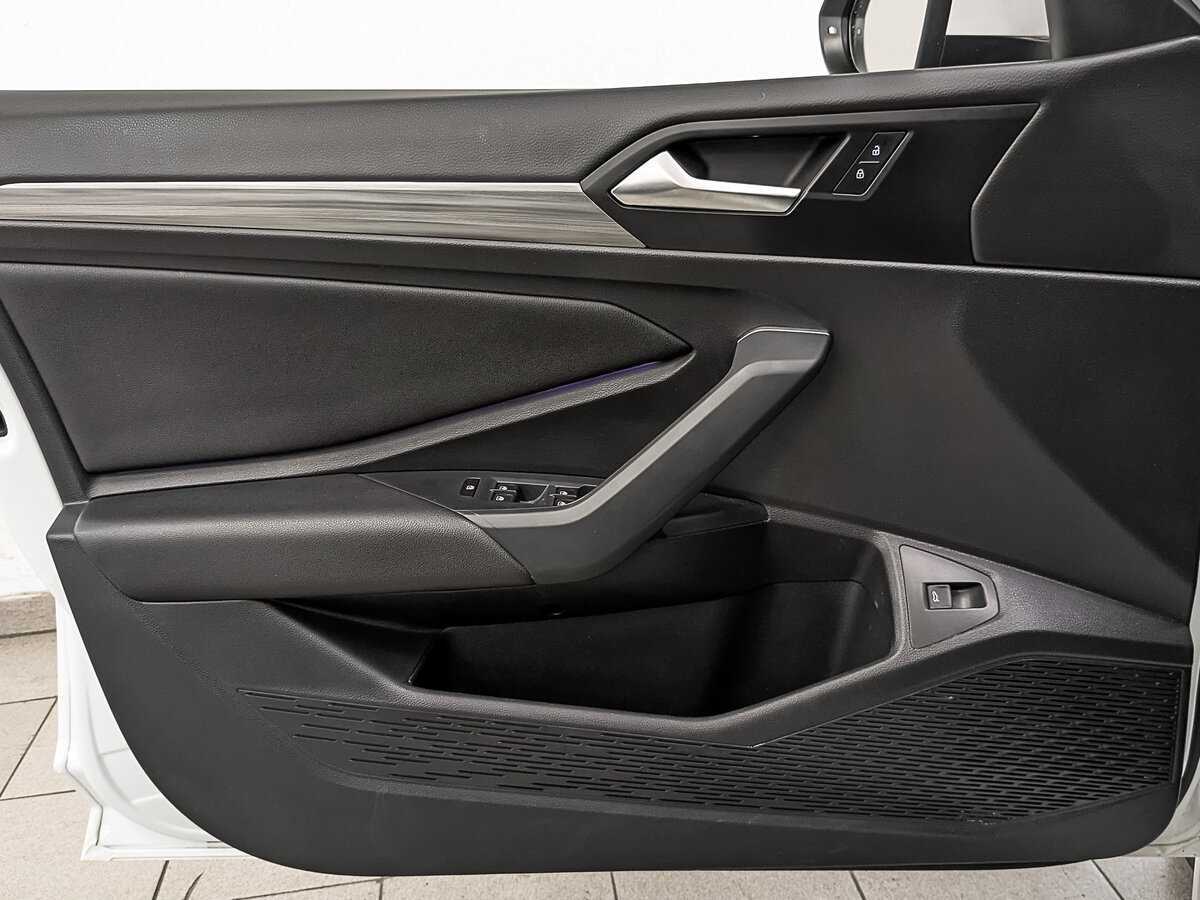 Volkswagen Jetta с пробегом — 2020 год. Фото: #18