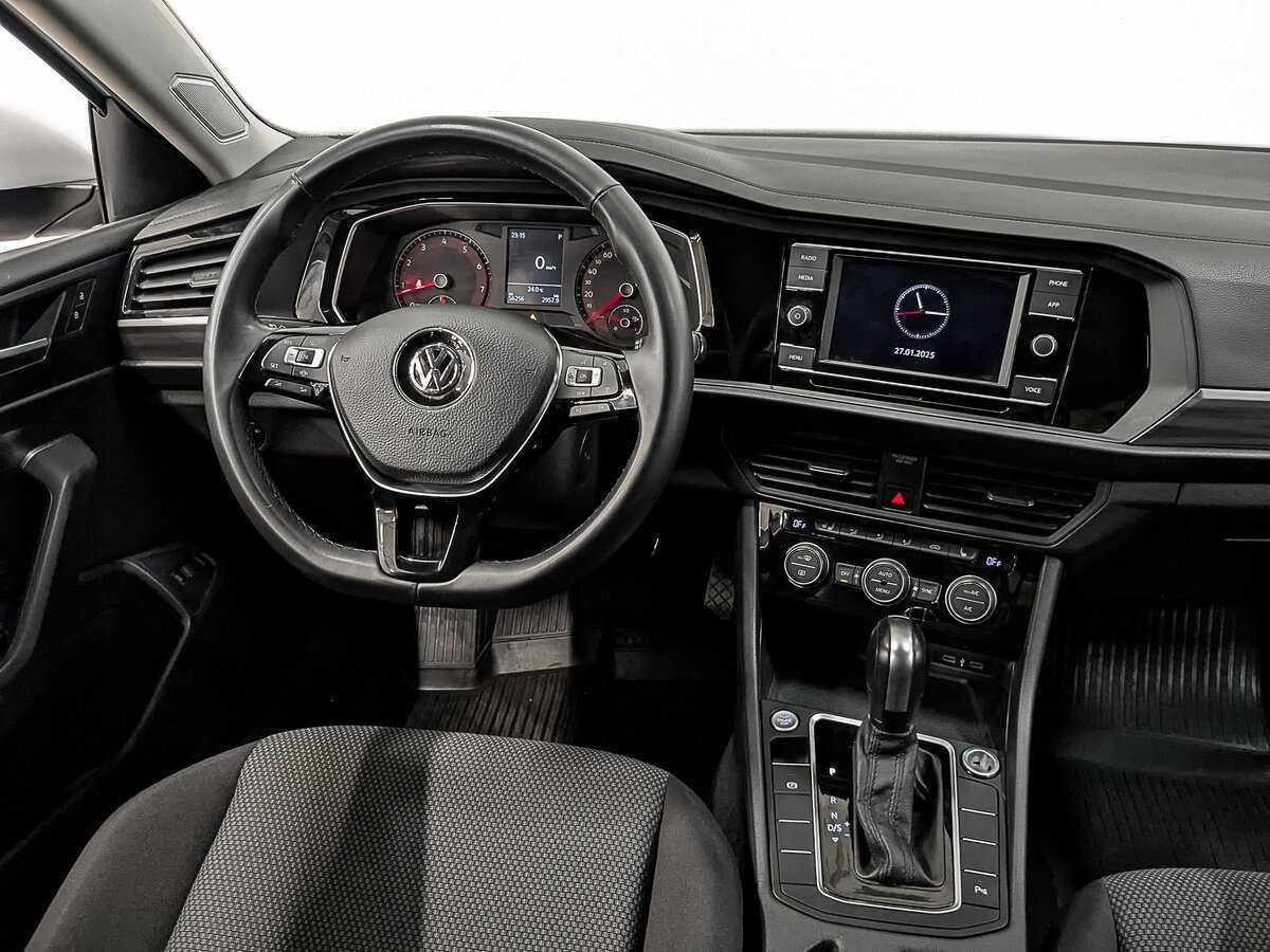Volkswagen Jetta с пробегом — 2020 год. Фото: #25